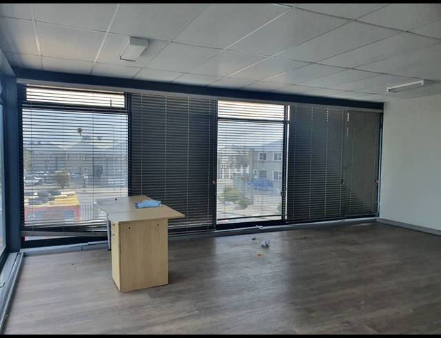 467M² FACTORY RENTED IN SAXENBURG PARK 2